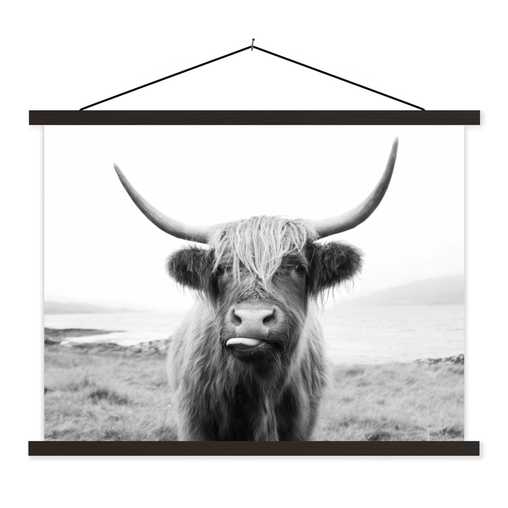 MuchoWow Textilposter Tiere - Schottischer Highlander - Kuh - Schwarz - Weiß 150x113 cm mit holzfarbenen Rahmen - Poster