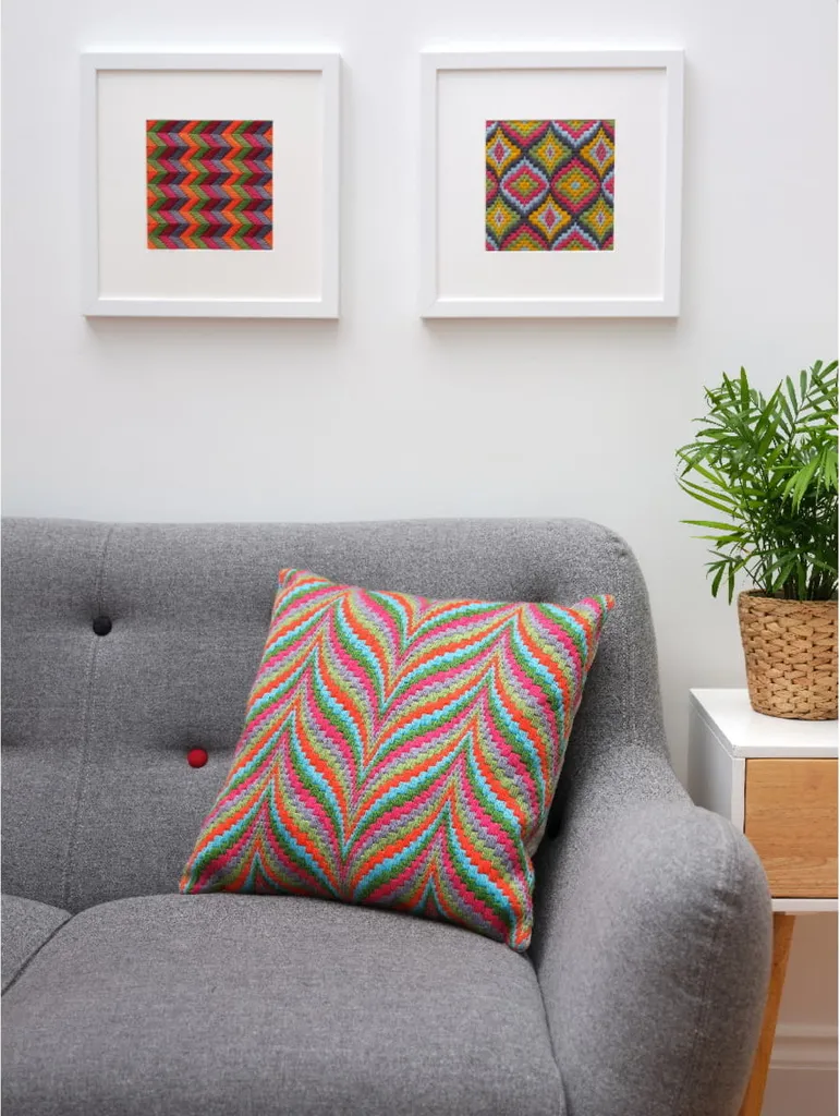Déco DIY Salon : Kit Coussin Anchor Point Long Multi Bargello 40x40 cm