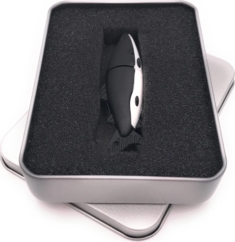 Offerta Onwomania Chiavetta USB Squalo Nero 16GB 3.0 Gift Box