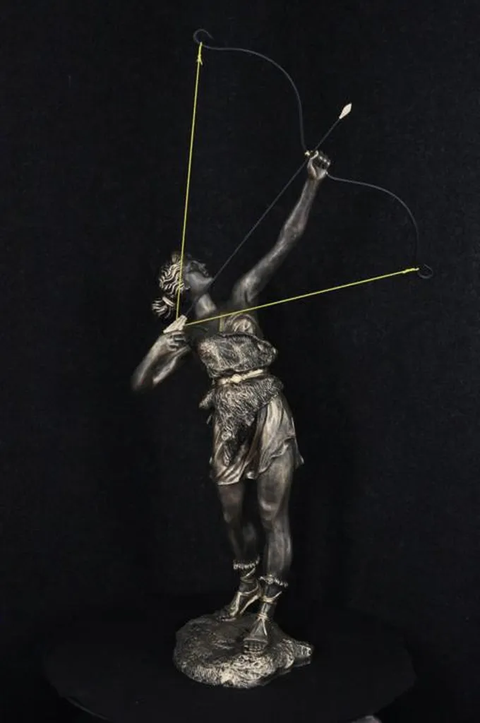 Statuette Diane à l'Arc Finition Antique Sculpture Abstraite Luxe