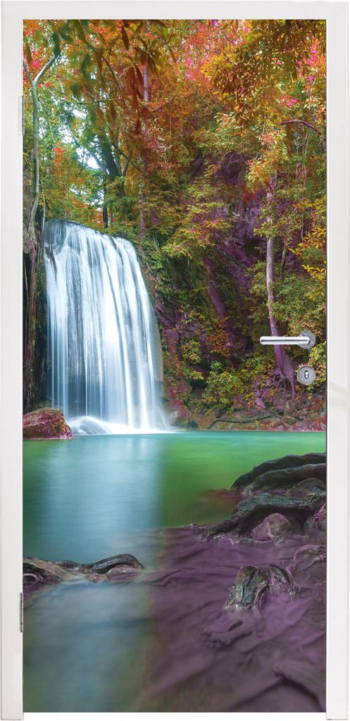 MuchoWow Türtapete Selbstklebende Türfolie Bunte Blätter an einem Wasserfall im Erawan-Nationalpark in Thailand 75x205 cm Türposter Türaufkl...