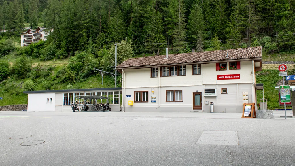 Bâtiment Voyageurs H0 Gare de Bergün NOCH 66005 pour Décor Suisse