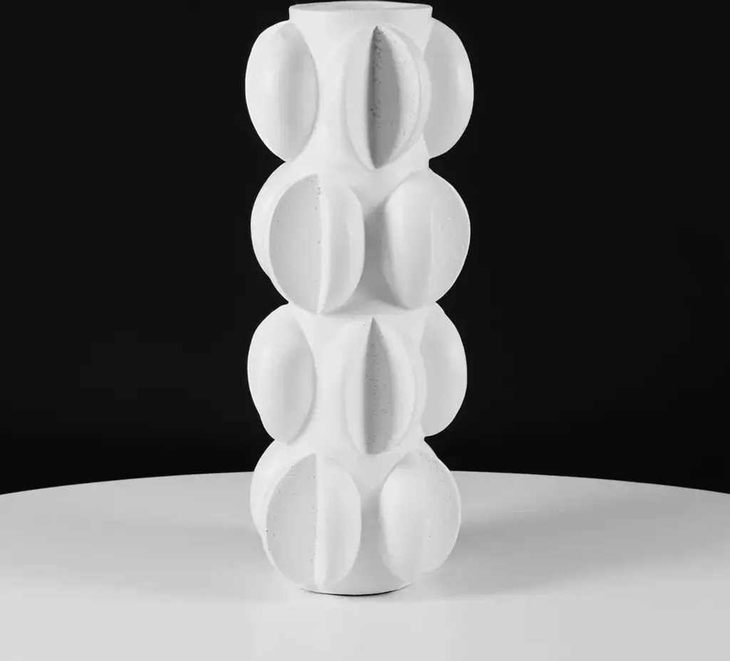 Vase blanc mat 37 cm - Sublimer un coin vide avec un objet haut design
