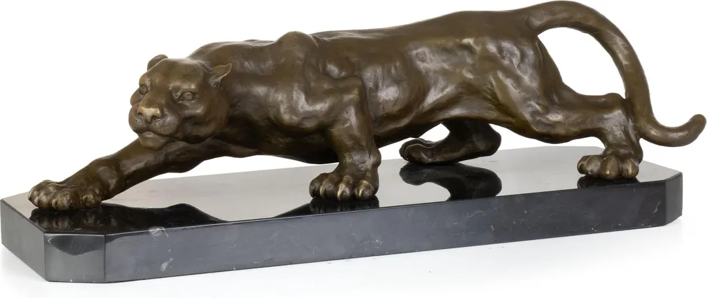 Décoration de luxe : panthère en bronze pour rehausser un intérieur sobre