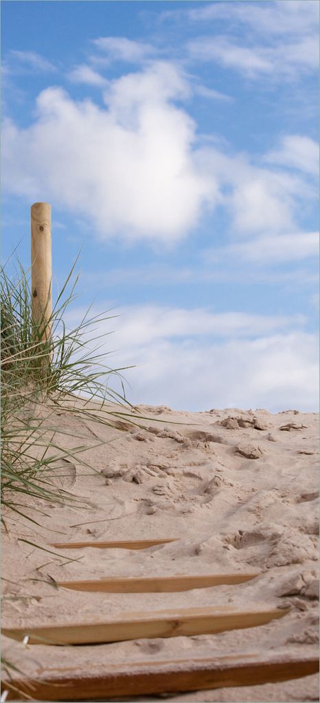 Türtapete Türposter Auf der Holztreppe zum Strand - Größe: 93 x 205 cm