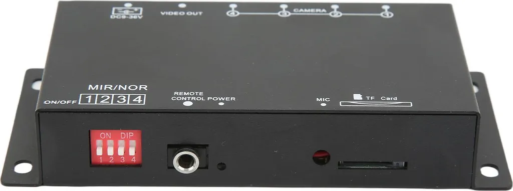 Mini MDVR universel 720P 4 canaux DC9-36V pour surveillance de véhicule