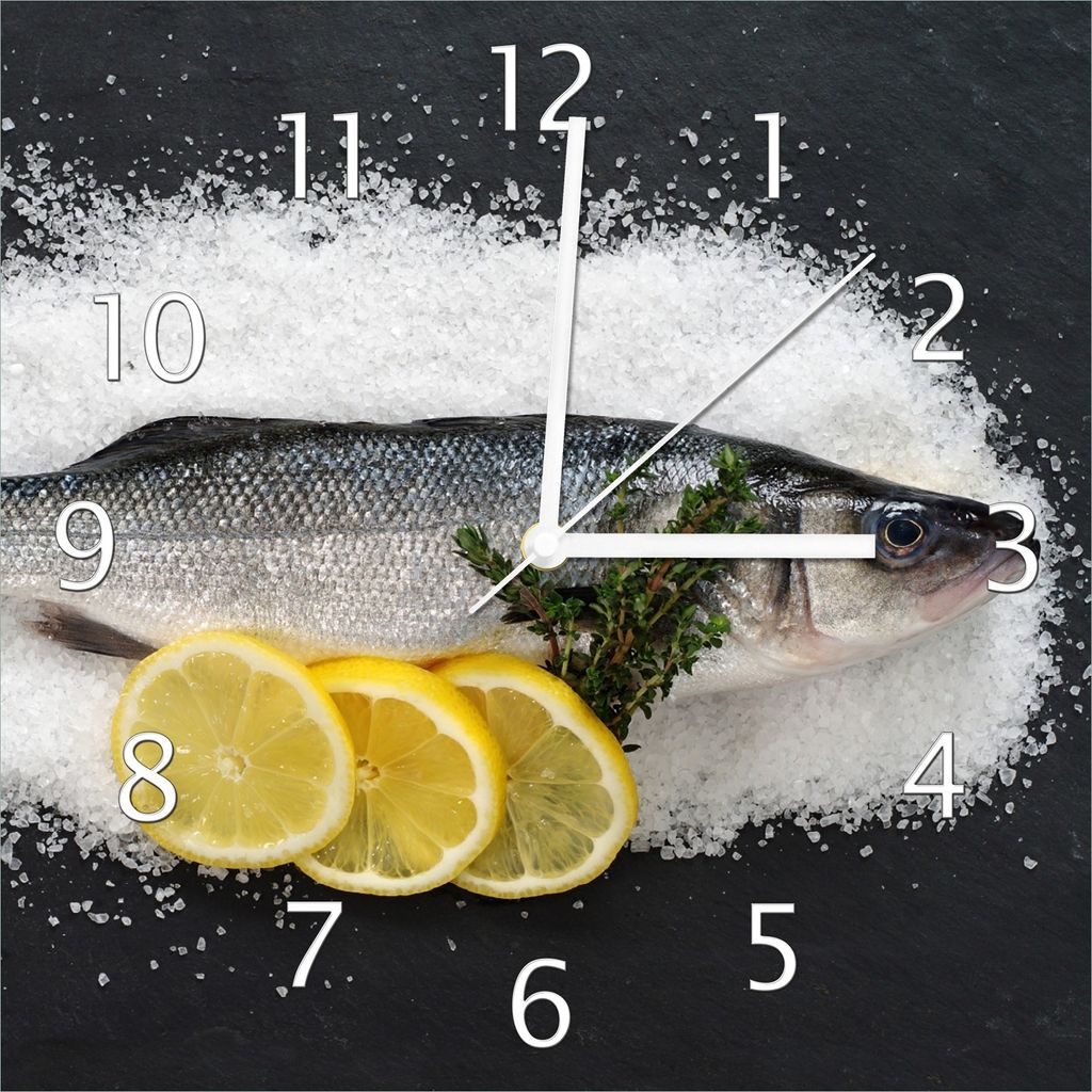 Wallario Design Wanduhr Fischmenü - Frischer Fisch auf Salz mit Zitronen aus Echtglas, Größe 30 x 30 cm