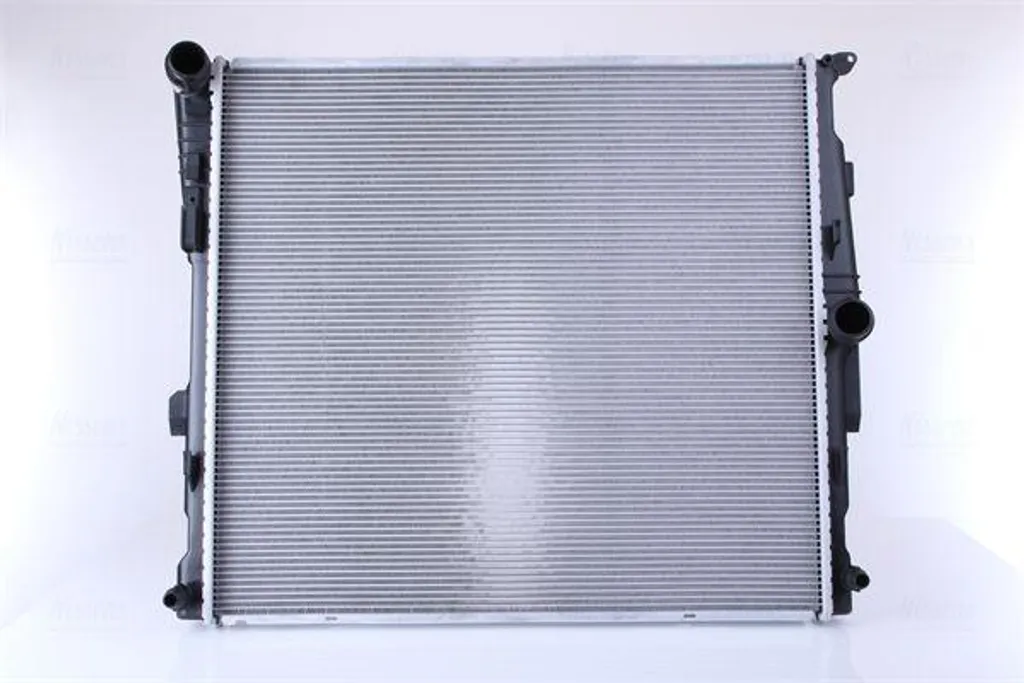 Radiateur moteur pour remplacement standard X3 OE 17117593842 Nissens