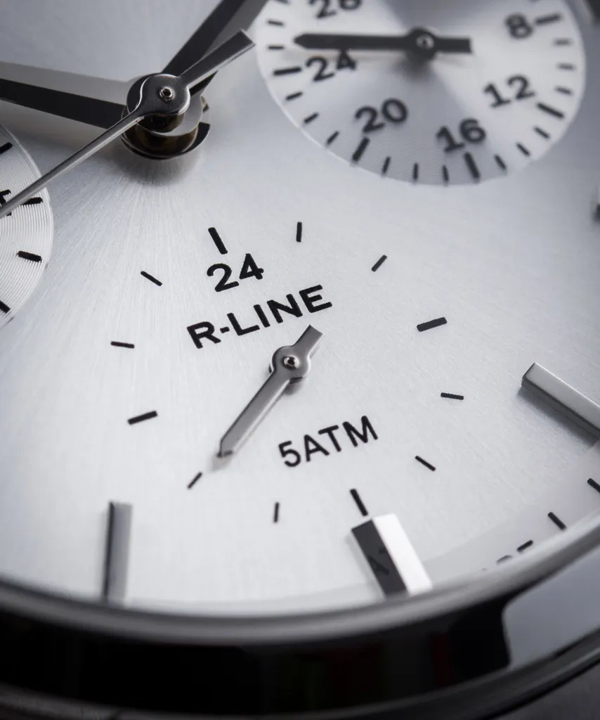 Montre multifonctions Roamer R-Line : précision suisse et robustesse - 8