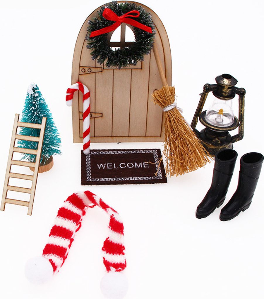 Wichteltür Set Nissedor – Weihnachtsdeko mit Wichtelhaus, Laterne, Weihnachtsbaum, Kranz, Holzleiter, Wichtelbesen