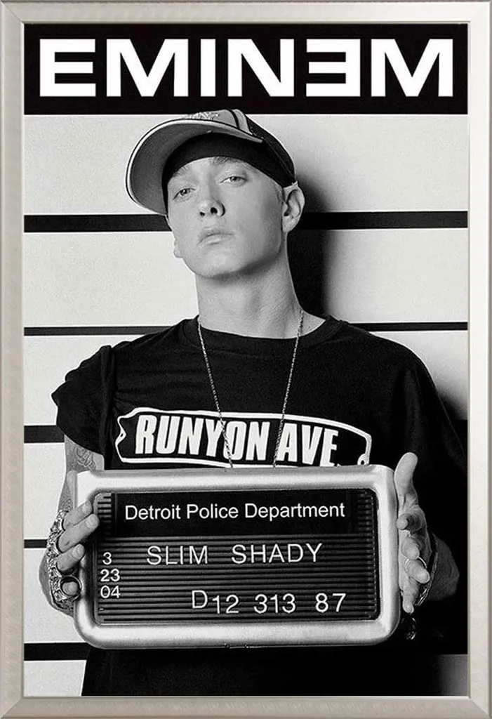 Poster Eminem sans Plis - Cadre Shinsuke Aluminium Argent et Acrylique