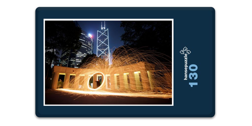 hansepuzzle 17991 - Hong Kong bei NAcht Puzzle, 130 Teile, Orte, 28,7 x 20,0cm mit hochwertiger Aufbewahrung, Kartonbox & Beutel
