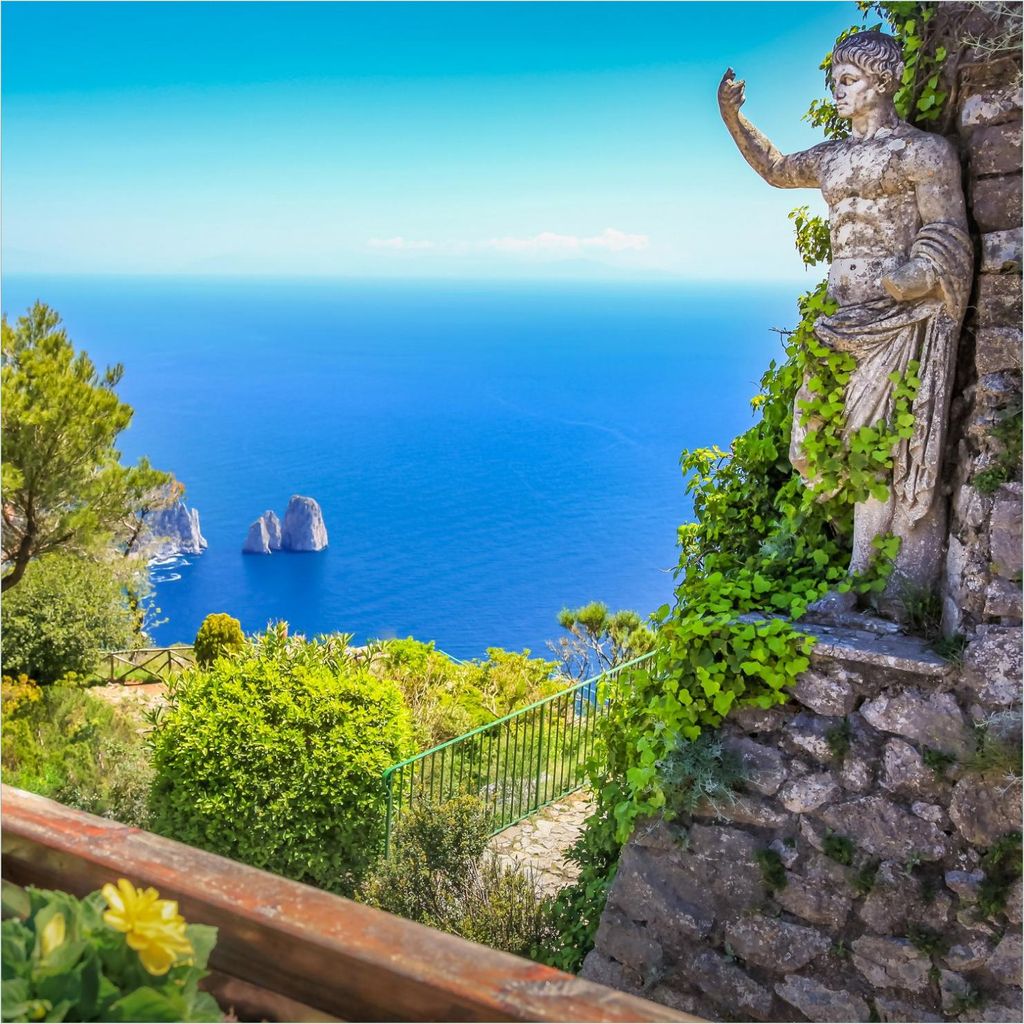 Wallario Premium Glasbild, freischwebende Optik, kräftige Farben, Größe 50 x 50 cm Motiv Mediterraner Ausblick