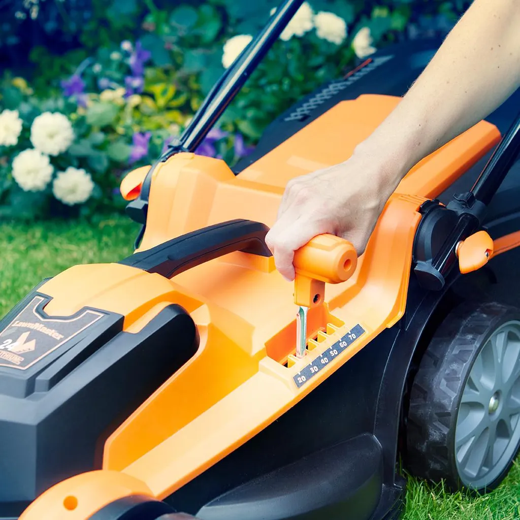 Tondeuse à gazon sans fil LawnMaster CLMF2437G 24V avec 2 batteries 4Ah - 3