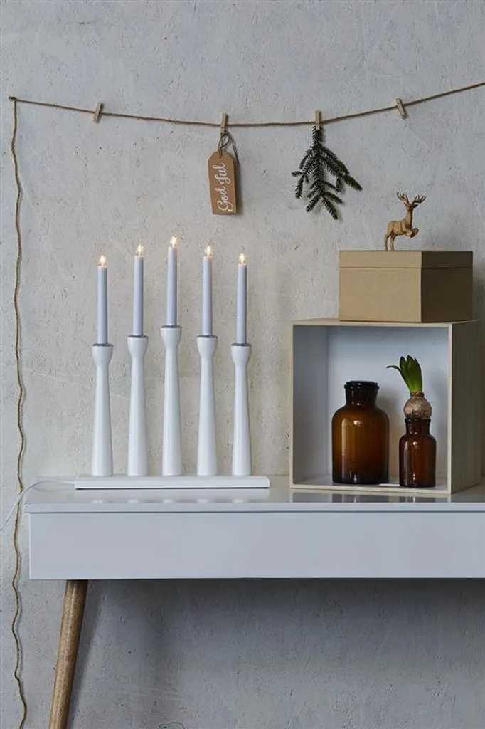 Lampe de table design MÅSESKÄR blanche en métal pour bureau moderne - 2