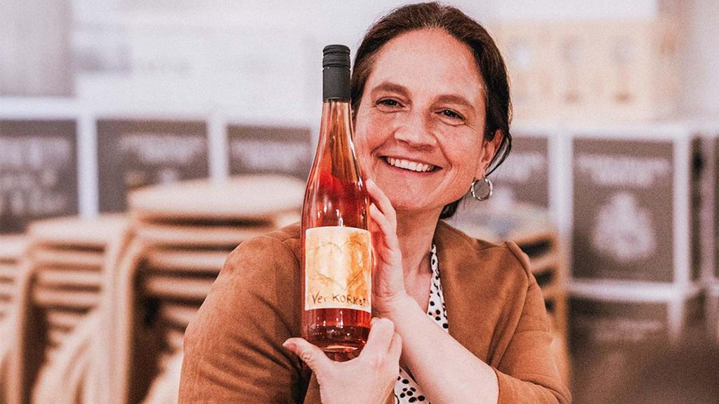 Jochen Schweizer Weinetikett gestalten mit Wine Tasting Hamburg; Erlebnis verschenken oder selbst erleben; Gutschein gültig für 1 Person Gruppen...