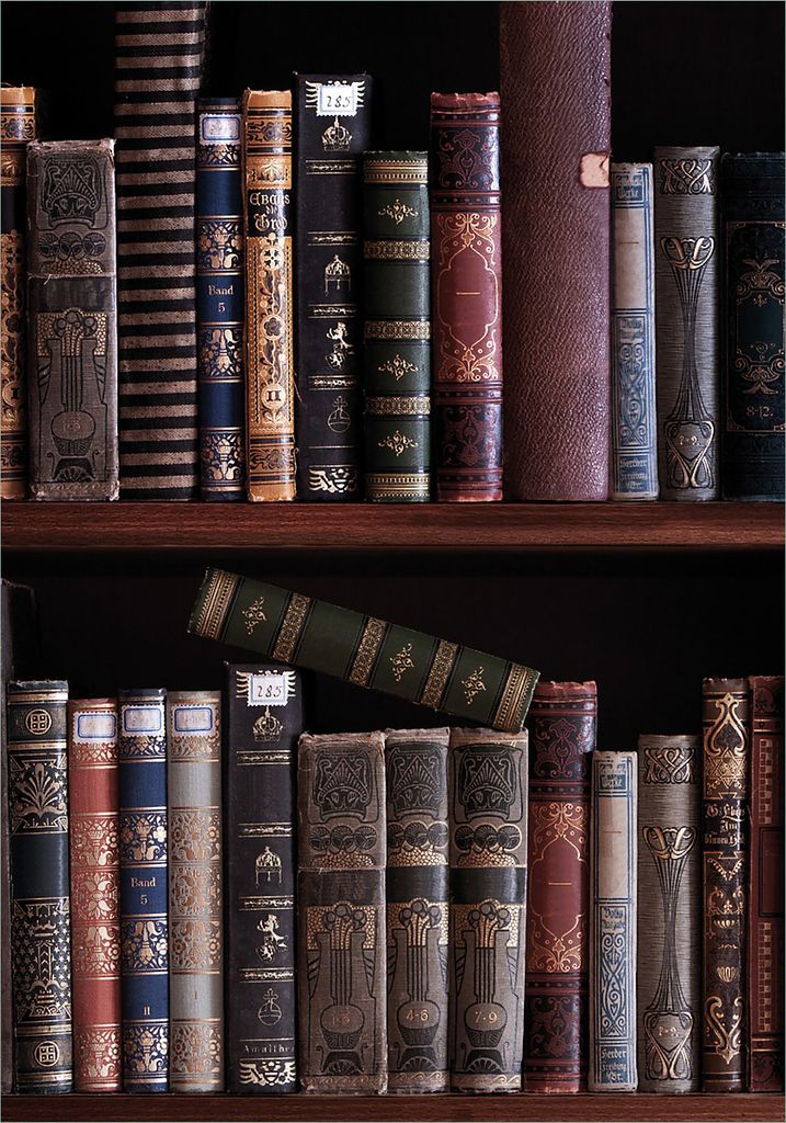 Wallario Poster - Bücherregal mit alten Büchern, Kunstdruck Größe: 70 x 100 cm