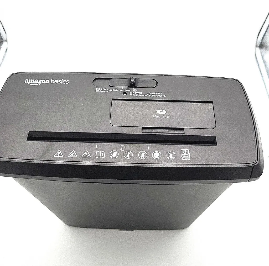 Tritacarte Amazon Basics 8 Fogli | Protezione Privacy Casa - 10