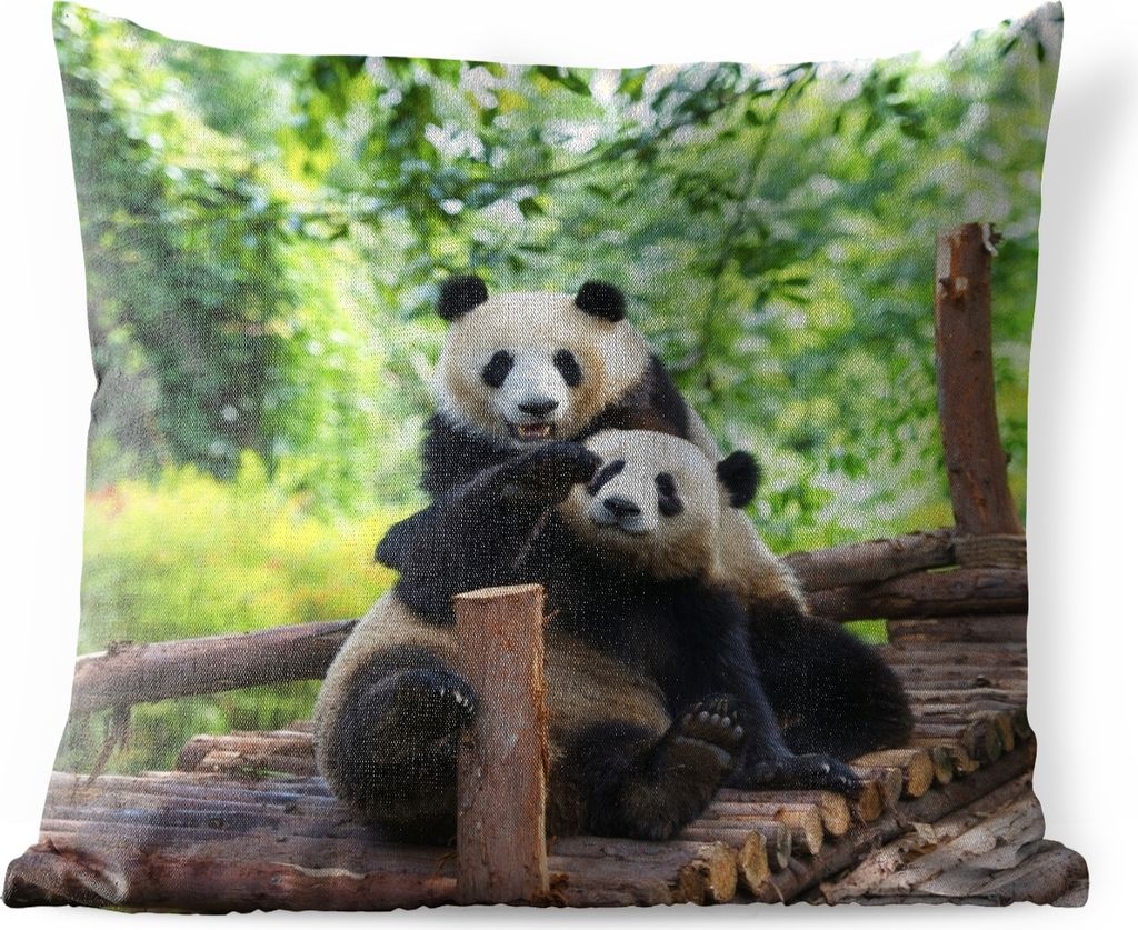 MuchoWow Outdoor Kissen - Panda - Brücke - Natur - 50x50 cm - Wetterfest - Lounge Kissen - Komfortabel - Kissen mit Bild