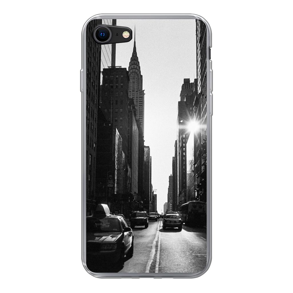 MuchoWow Handyhülle Schutzhülle Hülle für iPhone 7 Eine ruhige Straße in New York in Schwarz und Weiß Silikon Softcase Handy Hülle - Karte...