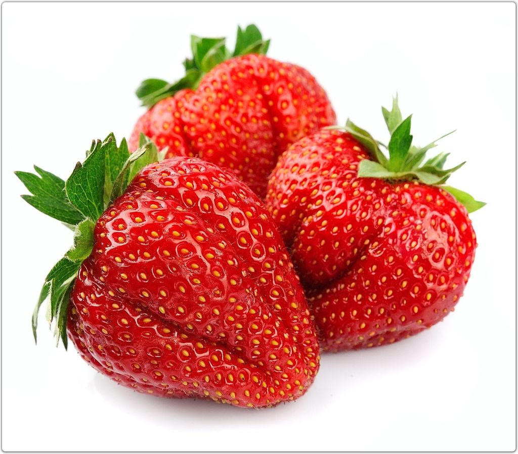 Spritzschutz Herdabdeckplatte Schneidebrett aus Glas Drei Erdbeeren 1-Teilig (60x52cm)