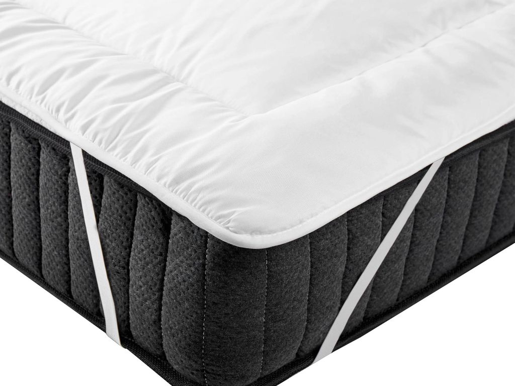 BELIANI Matratzentopper Weiß Mikrofaser 120 x 200 cm Antiallergisch Weich Waschbar mit Befestigung Matratzenschoner Matratzenauflage für Doppelbett