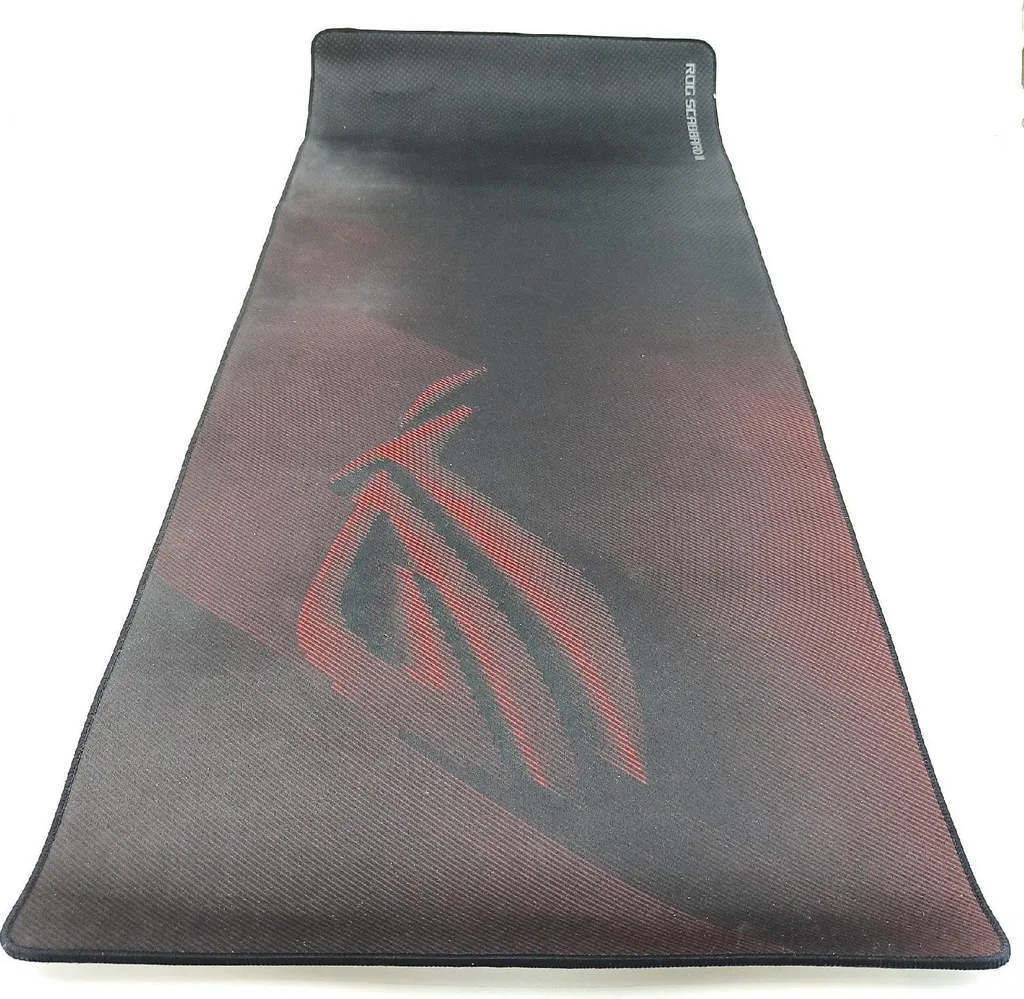 Tapis de Souris ASUS ROG Scabbard II : Dites Adieu aux Taches et à l'Usure
