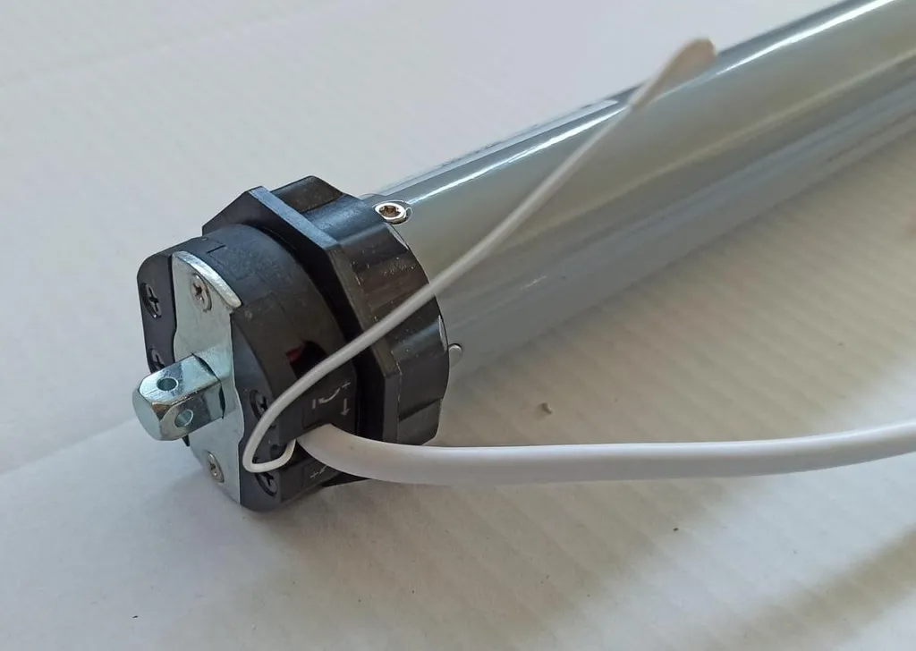 Moteur pour volets roulants 30 Nm - Capacité 55 kg pour tube octogonal