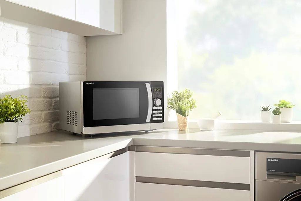 Four Micro-ondes Grill 25L Sharp R843INW 900W : Le Combiné Polyvalent - 6