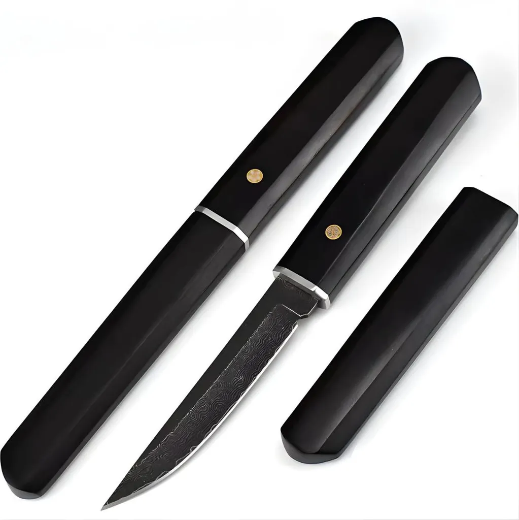 Couteau outdoor SR-38946 lame damassée noire : l'outil anti-casse