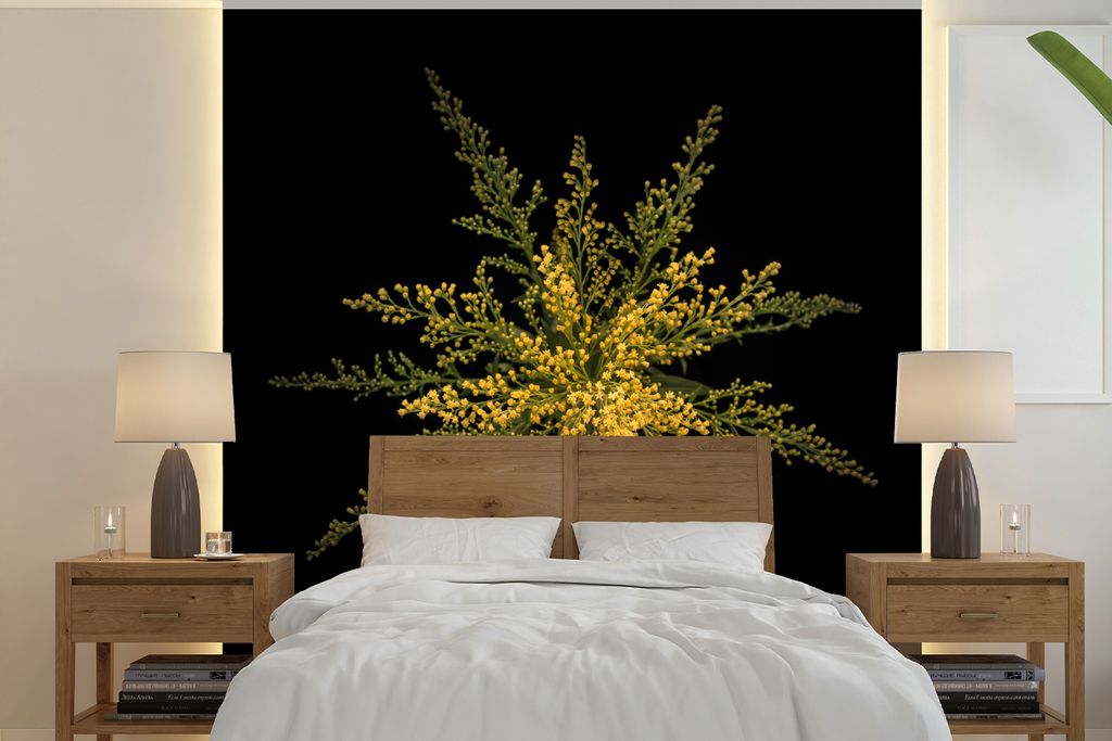 MuchoWow Fototapete für Wohnzimmer oder Schlafzimmer Wandtapete Vinyl Motivtapete Eine Goldrutenblüte auf schwarzem Hintergrund - 240x240 cm - ...