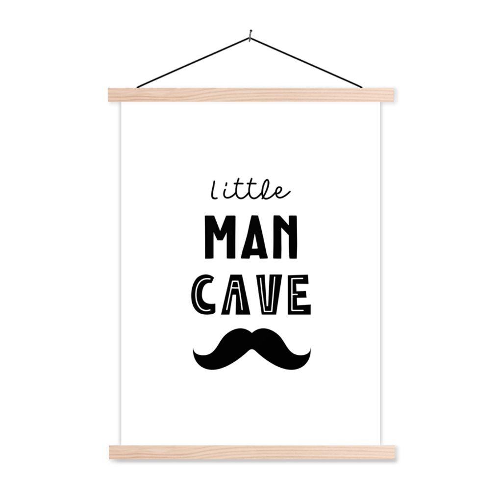 MuchoWow Textilposter Zitate - Kleine Männerhöhle - Sprichwörter - Jungen - Kind 120x160 cm mit holzfarbenen Rahmen - Plakatkarton