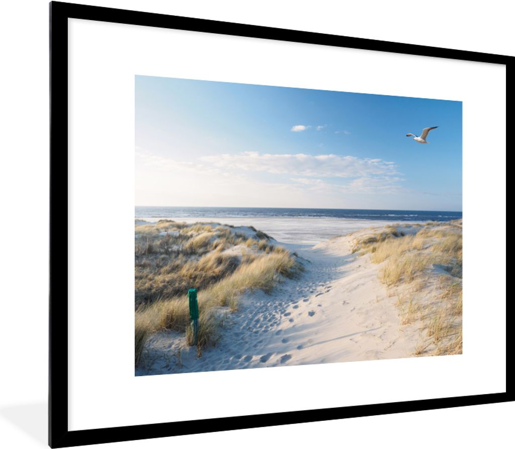 MuchoWow Gerahmtes Poster Düne - Möwe - Strand - Meer - Sonne 80x60 cm - Poster mit Schwarzem Bilderrahmen Wandposter Rahmen Foto Bilder - Schl...