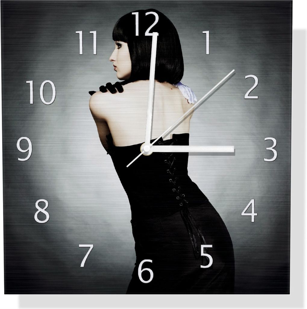 Wallario Design Wanduhr Schöne Frau im schwarzen Kleid zeigt ihren Rücken aus Aluverbund, Größe 30 x 30 cm