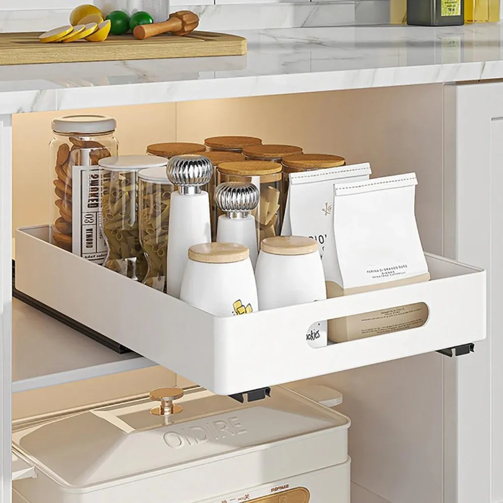Rangement placard cuisine coulissant blanc pour organiser le cellier