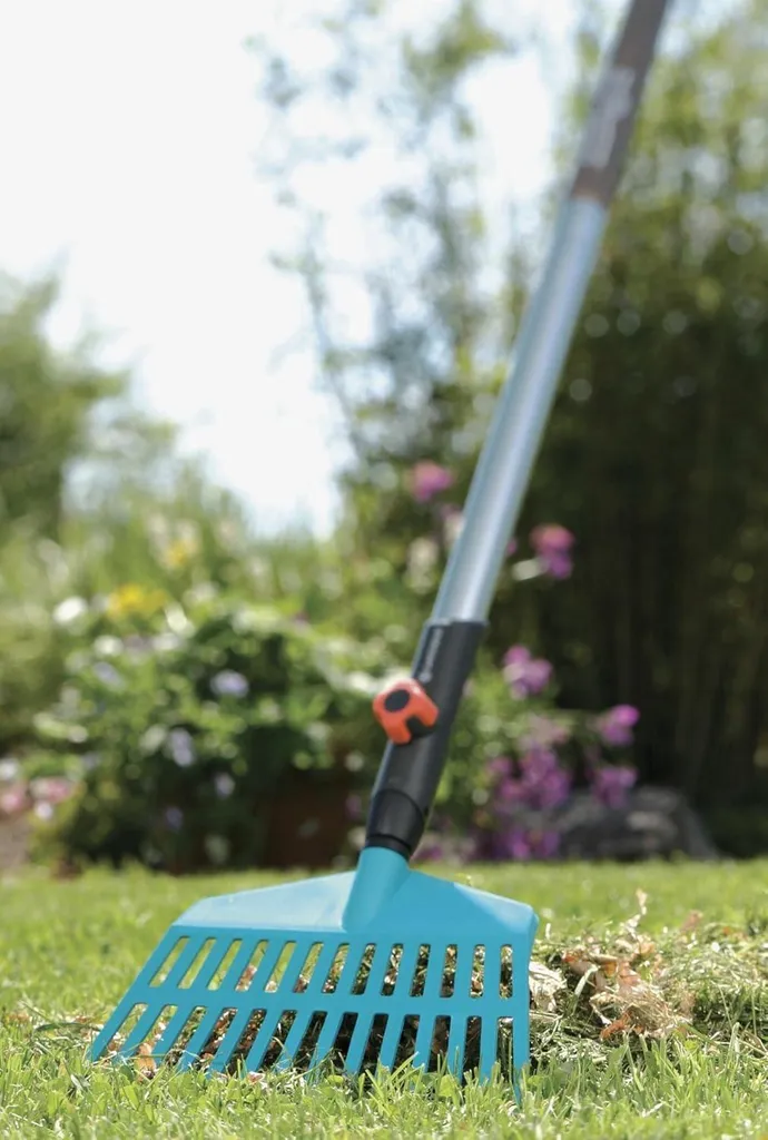 Râteau à gazon Combisystem Gardena 3105-20 - Largeur 27 cm en Plastique