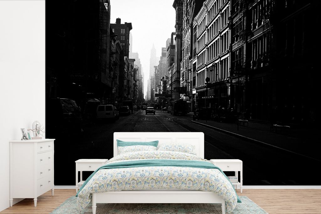 MuchoWow Fototapete für Wohnzimmer oder Schlafzimmer Wandtapete Vinyl Motivtapete Autofahrt durch eine ruhige Straße in New York in schwarz-wei...