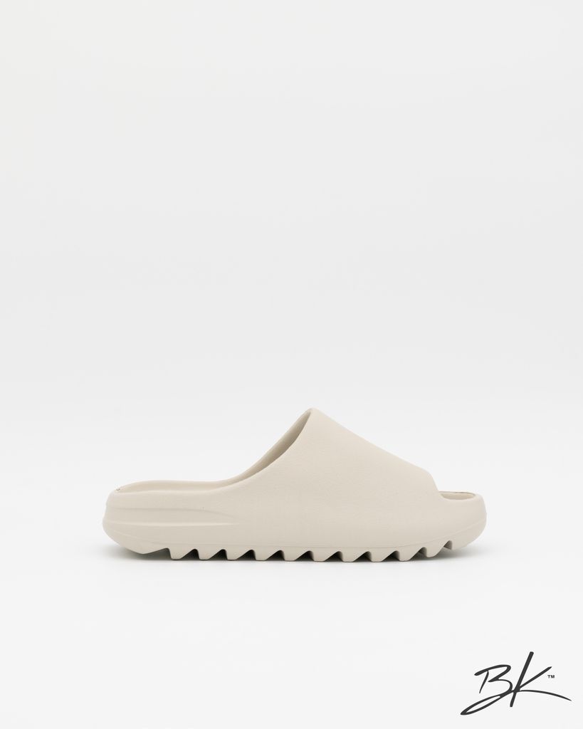Yeezy Slide, barva: krémová. Velikost: US9 - EU43 Obrázek produktu 