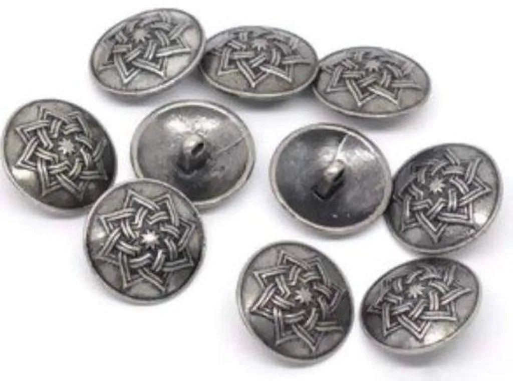 Personnalisez vos vestes avec ces boutons anciens celtiques argentés