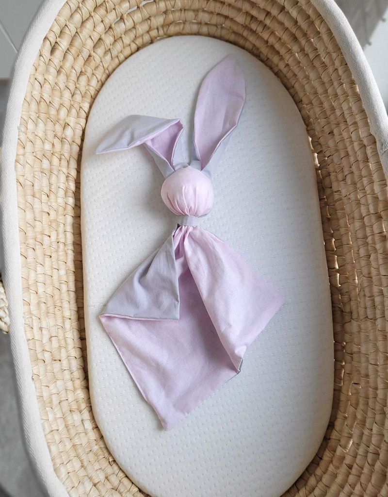 Kissendecke Hase, Babydecke, weiche Baumwolle für zusätzlichen Komfort – rosa/grau