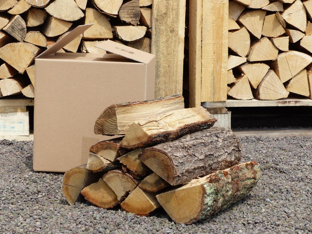 10 Kg Feuerholz Kaminholz Brennholz Eiche trocken Produktbild 