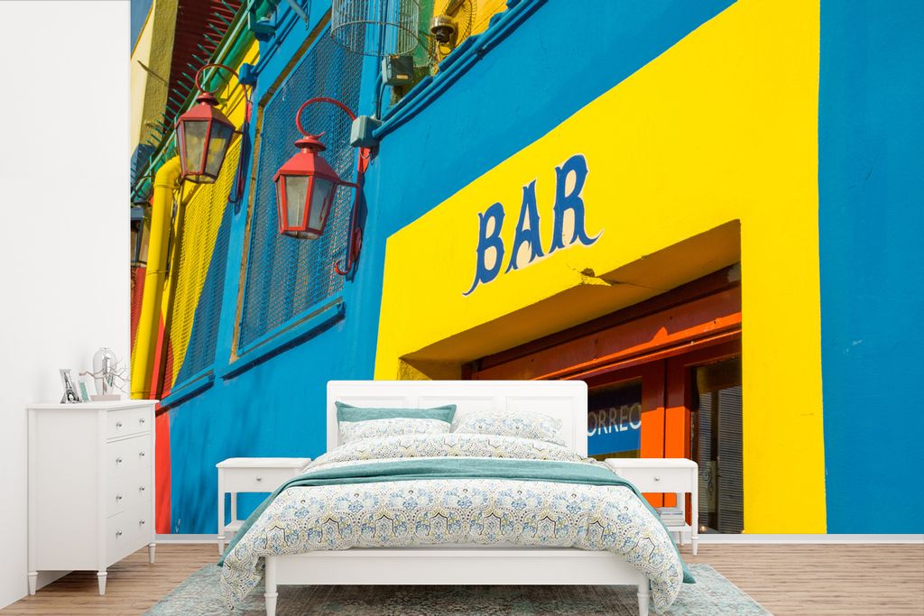 MuchoWow Fototapete für Wohnzimmer oder Schlafzimmer Wandtapete Vinyl Motivtapete Foto des Eingangs zu einer Bar im argentinischen Stadtteil La ...