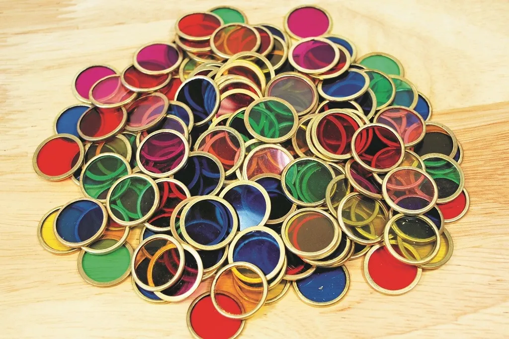 Jetons magnétiques colorés Shaw | 100 jetons de comptage métalliques