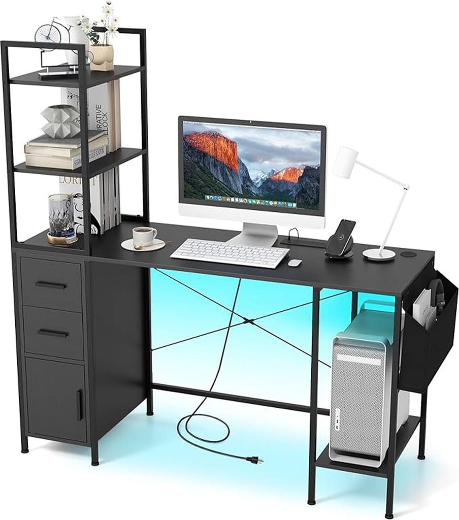 Computer-Schreibtisch mit anpassbarem LED-Licht und Ladestation, mit offenen Regalen, 2 Schubladen, 1 Schrank, Schwarz, 140 x 50 x 148cm