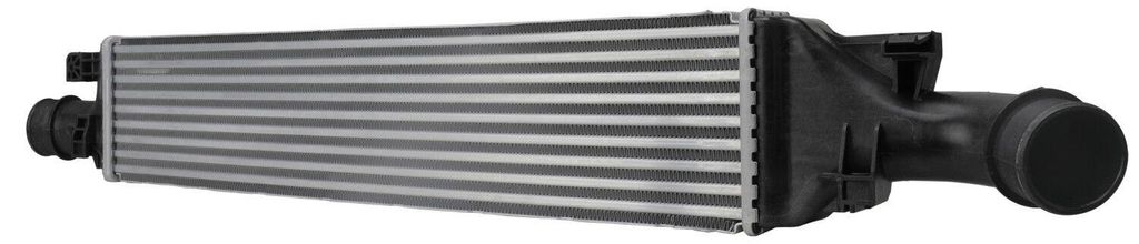Ladeluftkühler Kühlrippen gelötet Aluminium 665 x 142 mm HELLA für AUDI Q3