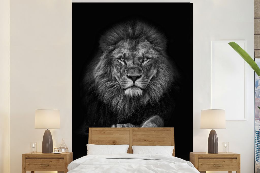 MuchoWow Fototapete für Wohnzimmer oder Schlafzimmer Wandtapete Vinyl Motivtapete Löwe - Tiere - Schwarz - Weiß - 200x300 cm - Wanddekorationen