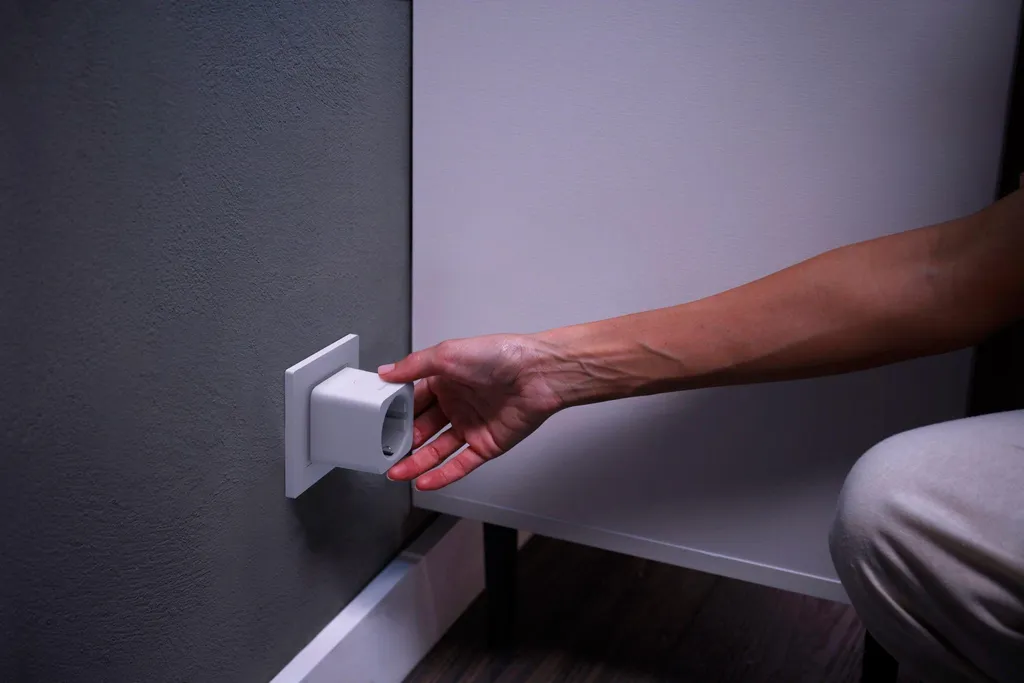 Philips Hue Smart Plug EU Prise Intelligente Blanche Zigbee Compacte - 21
