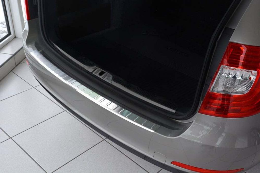 Schutzleiste für die Kante des Kofferraums des Škoda Superb II. 2013-2015 (Kombi, matt)