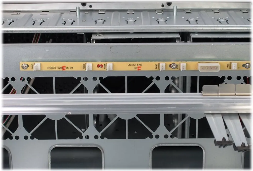 Châssis Rack 4U Inter-Tech 4129L : Évitez la Surchauffe de Serveur - 15