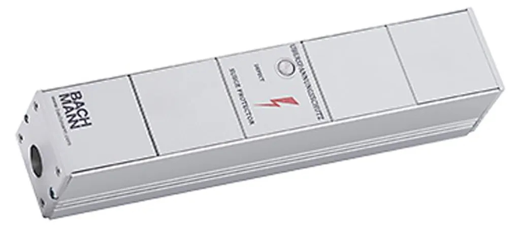 Évitez les pannes serveur avec le PDU Inline SPD 16A protection BACHMANN